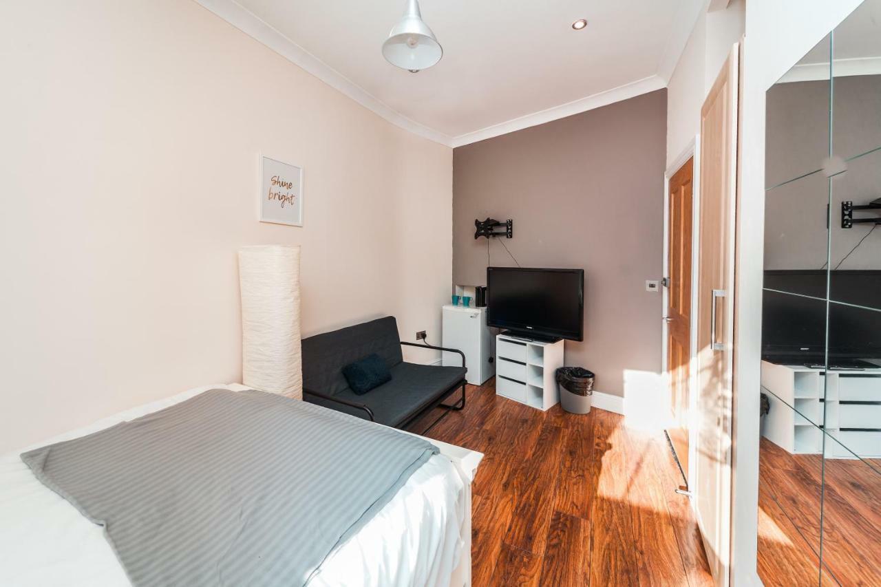 Affittacamere Private En-suite @ Liverpool Street, Brick Ln 3*